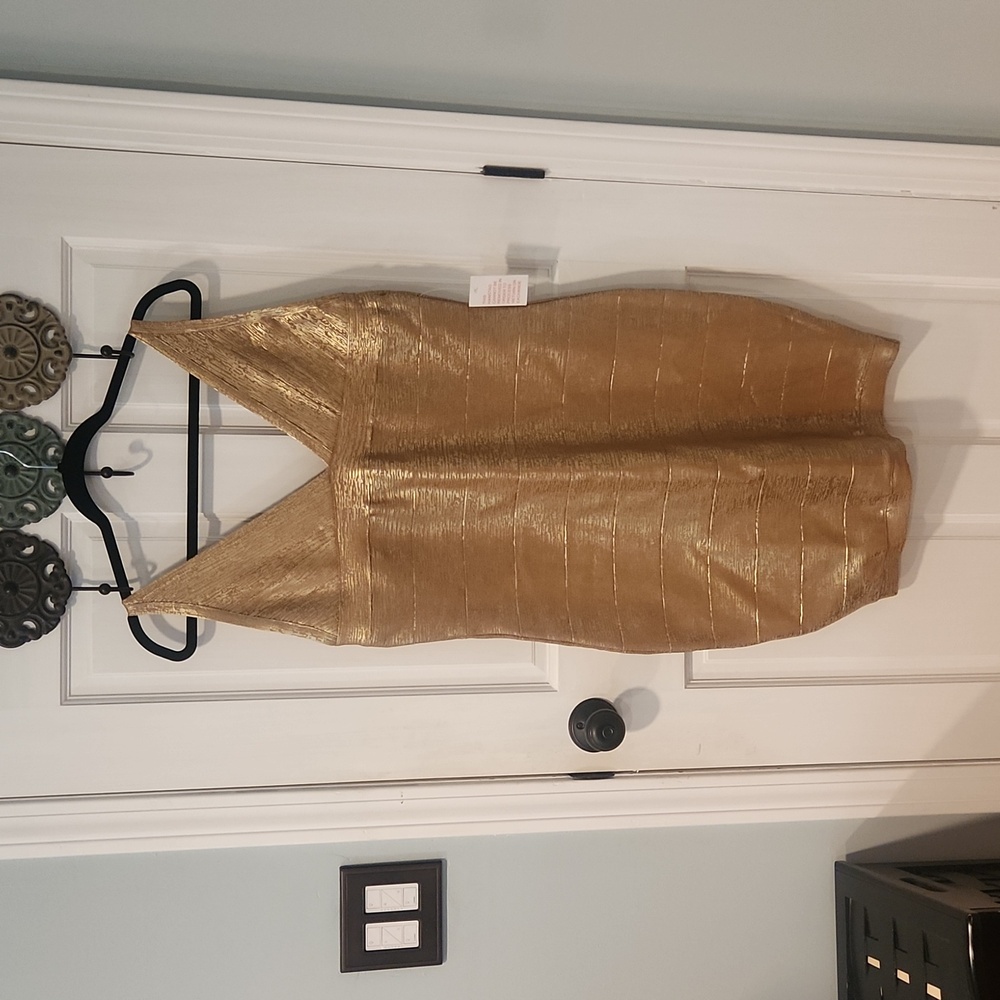 BNWT V-neck bodycon bandage dress Size XL.